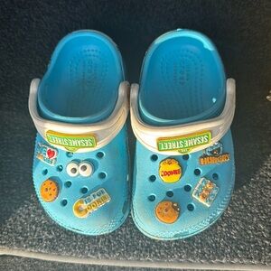 Cookie monster crocs